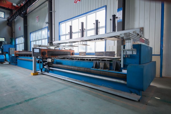 Fully automatic horizontal pipe expansion machine